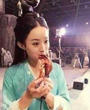 赵丽颖吃瓜娱乐视频合集,笑料百出，欢乐无限  第3张