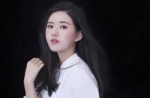 娱乐圈吃瓜赵露思是谁呀,娱乐圈新晋小花，吃瓜群众热议的焦点人物  第2张